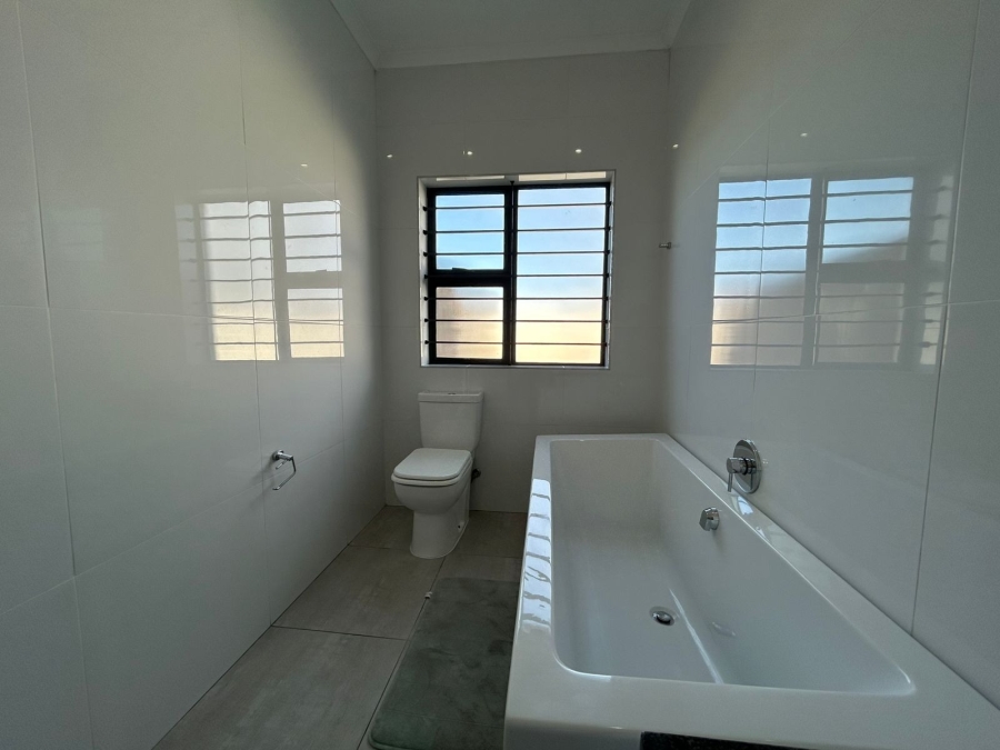 To Let 2 Bedroom Property for Rent in Table View Western Cape